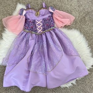 NWOT Disney Girls Rapunzel Costume